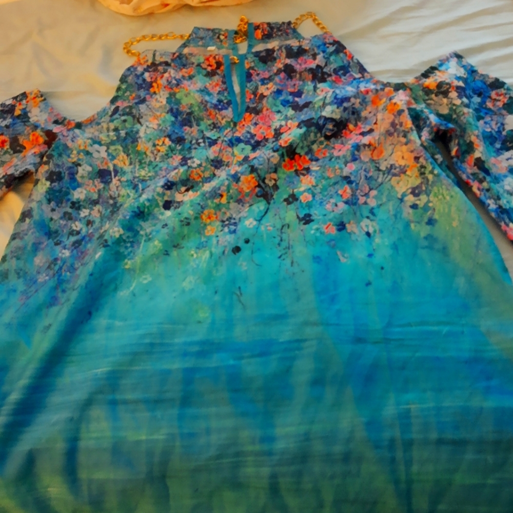 Blouse very fresh Material long.use like a dress.